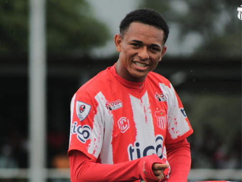 Cristian Sacaza cumplió un año con los colores del Vida de La Ceiba.