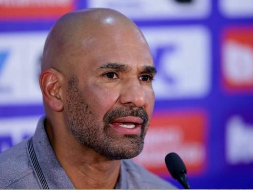 Ninrod Medina fue el sustituto que Motagua puso en el banquillo ante el despido de Hernán Medina.