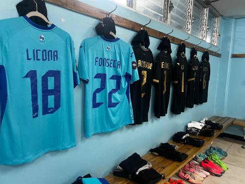 El uniforme que utilizará esta noche Honduras en Kingston.