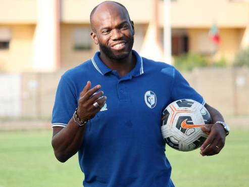 Suazo trabajará como scouting de la Fenafuth en Europa.