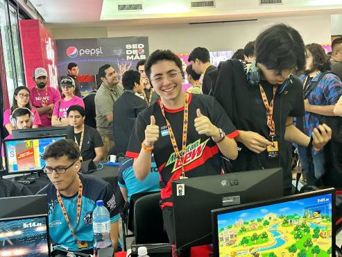 Porky compartió algunas fotografías del evento, que muestran el buen ambiente que se vivió, a pesar de la competitividad.