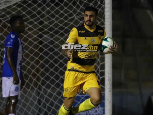 Así festejó Ramiro Rocca su golazo ante el Victoria en el estadio Ceibeño. FOTO: Esaú Ocampo.