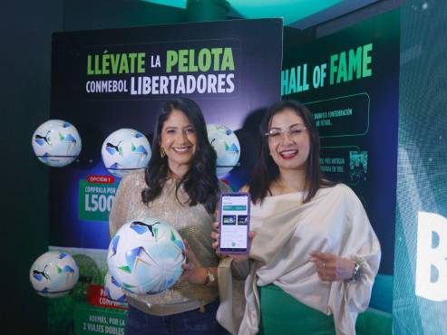 Paola Padilla y Rosa Alvarado.