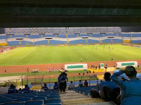 ¿Cómo se vive desde adentro un partido a puertas cerradas? El ambiente del vacío Motagua vs Seattle desde el ojo periodístico