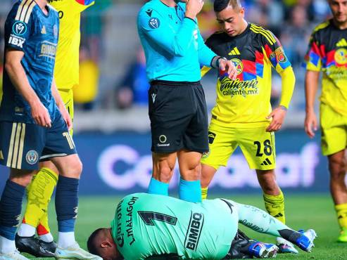 Luis Malagón salió lesionado en el partido del Club América vs Philadelphia Union por la Concacaf Champions Cup.