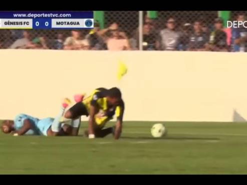 Jairo Róchez cayó en el área del Génesis en el minuto 89 del partido.