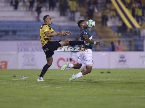 Marathón está venciendo al Real España al filo del primer tiempo en el clásico sampedrano. FOTOS: Neptalí Romero | Mauricio Ayala.