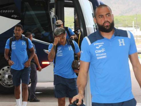 La Selección de Honduras se marchó a Islas Caimán para afrontar la Eliminatoria. FOTO: DAVID ROMERO.