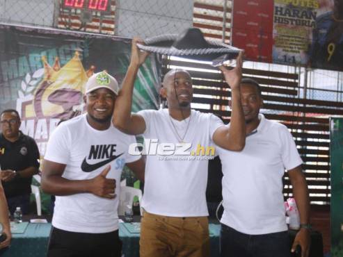 Yul Arzú y Alan Lalín son exfutbolistas que siempre aparecen en la Copa Mariachi. FOTO: Neptalí Romero.