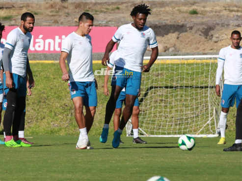 Los futbolistas de Olimpia realizaron su último entrenamiento previo al choque ante Marathón por la fecha 3. FOTO: David Romero.