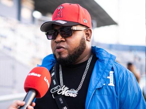 El tiktoker hondureño aclaró el tema de comprar al Victoria junto a Supremo. (FOTO: Mauricio Ayala)