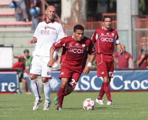 Desde Coneja Cardona hasta Choco Lozano: ¿Cómo fue el debut de los hondureños en ligas top de Europa?