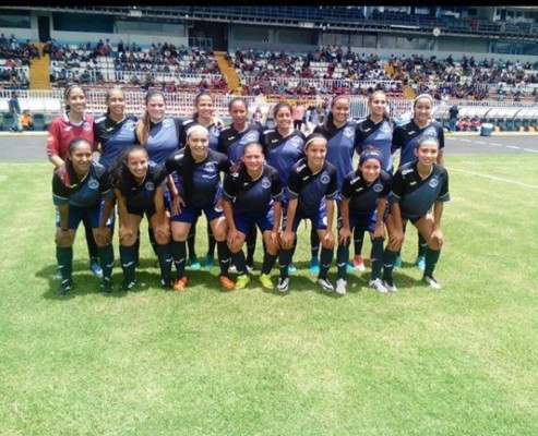 Yuridia Pineda, la bella jugadora de Motagua que es novia de John Paul Suazo