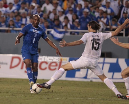 ¡Solo cuatro ex compañeros! Mario Martínez y su 11 histórico de la Selección de Honduras