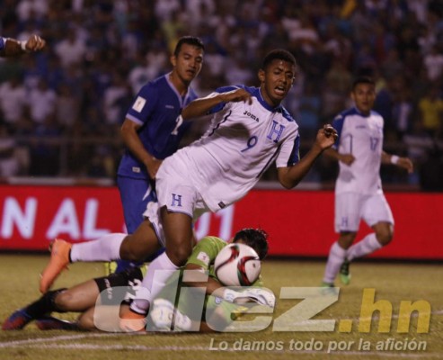 Las mejores imágenes del Honduras-El Salvador en el Olímpico