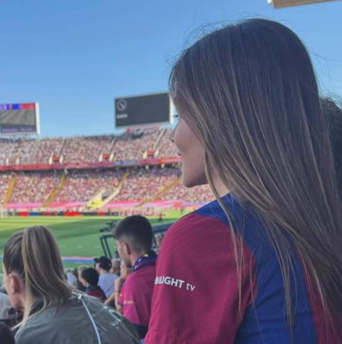 Una figura del Barcelona presumió a su nueva novia: 27 años, es educadora social y lo flechó tras romper con su esposa