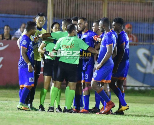 NO VISTE EN TV: El sufrimiento de la directiva del Honduras y el pleito en La Ceiba