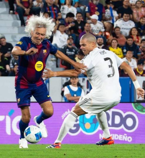 Así se vivió el partido de leyendas de Barcelona y Real Madrid en El Salvador: Yo pensé que estaba en Brasil