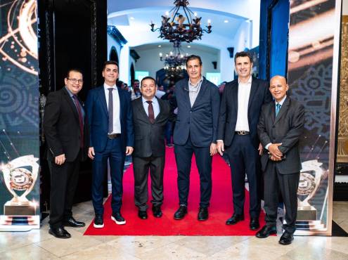 Arturo Nolasco, Francis Hernández, Nahún Aguilar, Jorge Salomón, José Francisco Molina y Edwin Banegas en los Premios DIEZ.