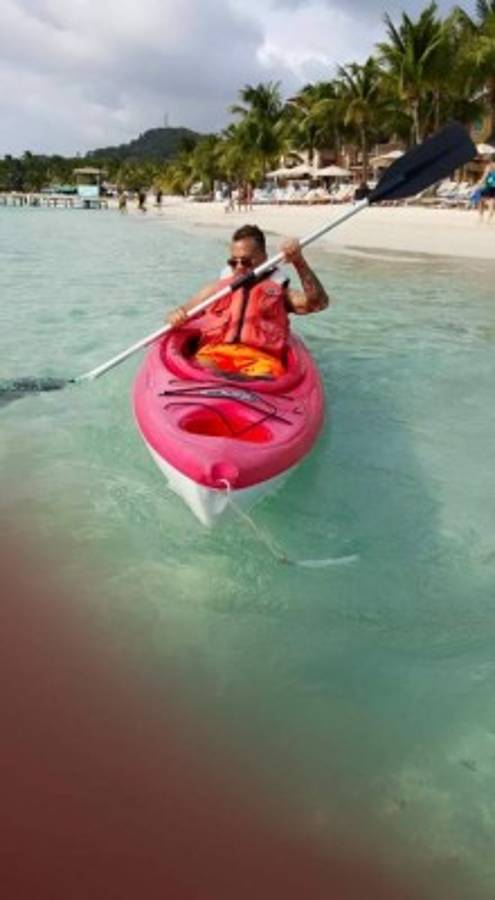 Las fotos inéditas de la vida de Arnold Peralta