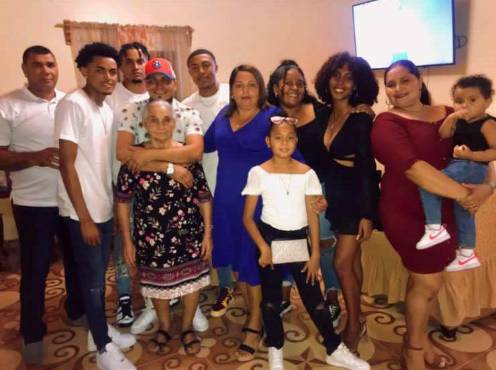 La reunión de diciembre que hicieron junto a su familia. La familia Álvarez sufrió un duro golpe.