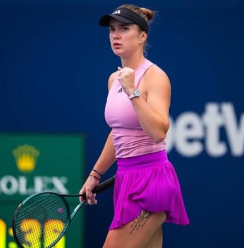 Cambió la raqueta por un lanzamisiles: la estrella que se regresó a Ucrania para combatir contra Rusia