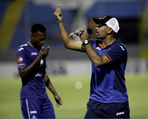 La generación del 2000 de Honduras le apunta a la dirección técnica