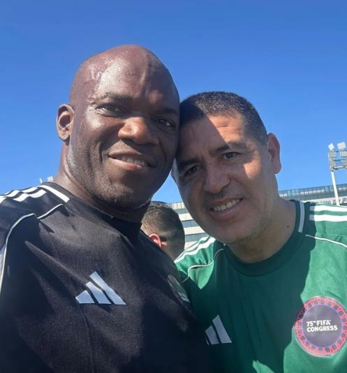 David Suazo se 'codea' con estrellas en congreso de la FIFA en Paraguay: Ha sido una experiencia maravillosa