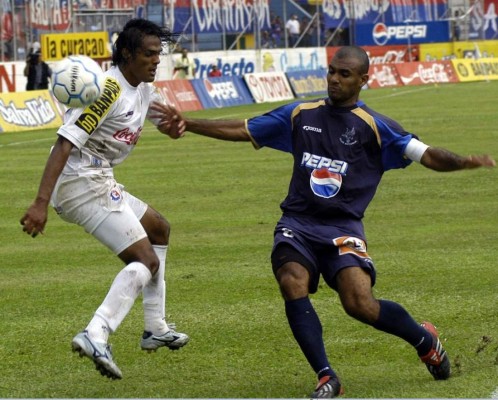 El 11 ideal de todos los tiempos en Motagua para Eddy Atala, presidente azul