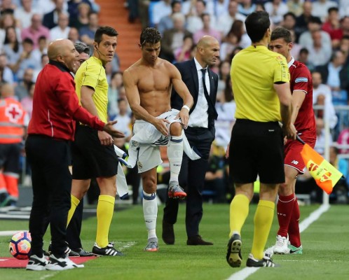 LO QUE NO SE VIO EN LA TV: ¿Despedida de James Rodríguez en el Real Madrid?