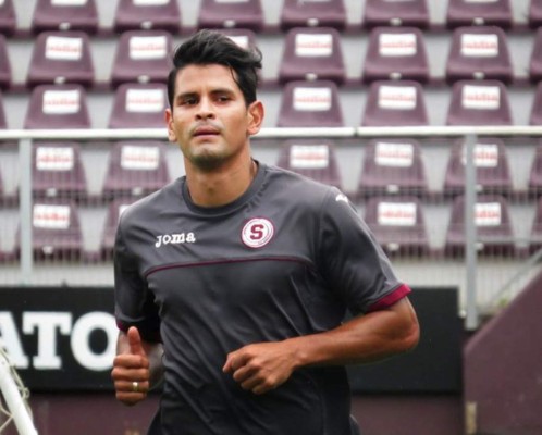 ¡Rumores y fichajes! Mundialista tico de Brasil 2014 sin equipo en su país