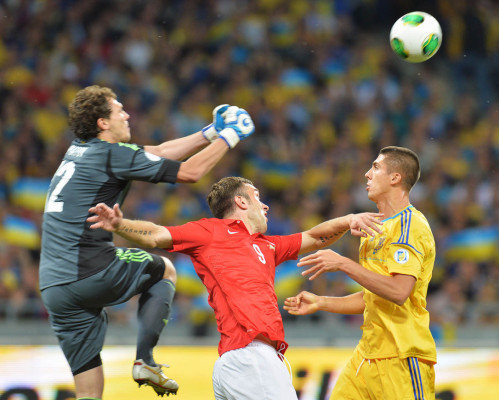 Las mejores imagenes de este Martes en las eliminatorias en Europa.