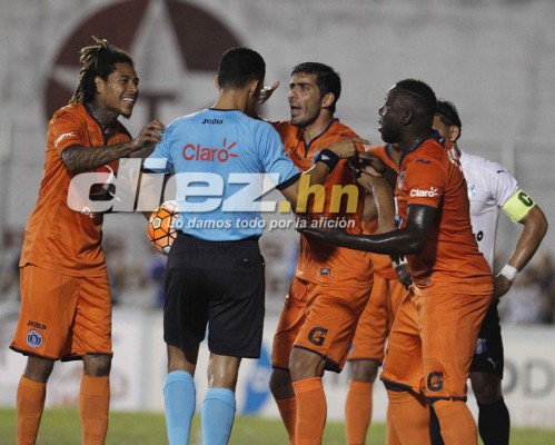 Las curiosas imágenes que no viste en TV del inicio de la fecha 11