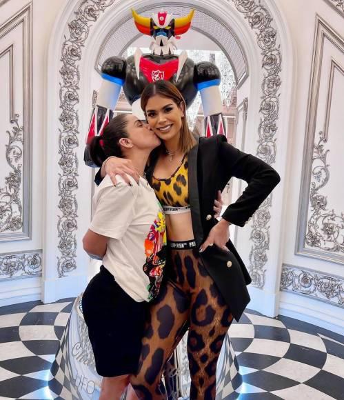 Tiene una vida lujosa: ¿Quién es la polémica mamá de Carlos Salcedo que lo acusó de matar a su propia hermana?