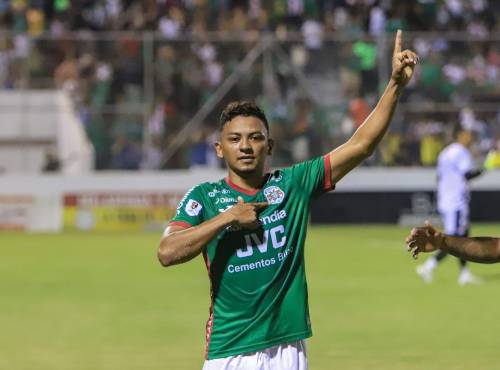 Alexy Vega llegó a 11 goles en el torneo con Marathón. Es el mejor goleador del campeonato.