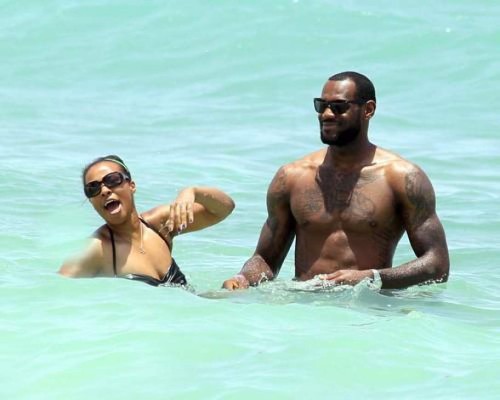 LeBron James : Un 'Rey' rodeado de lujos, viajes y mansiones
