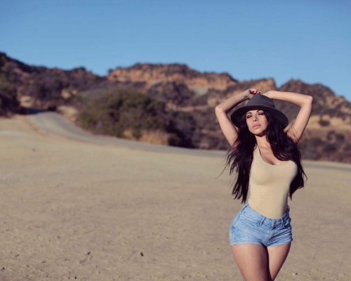 Las fotos más atrevidas de Jimena Sánchez, la mexicana que quiere a Honduras en el Mundial