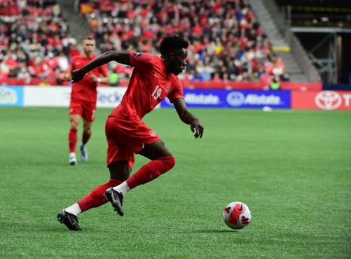 Canadá goleó a Curazao en su debut en la Liga de Naciones de Concacaf 2022 gracias a un doblete de Alphonso Davies.