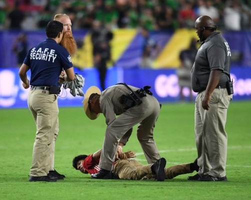 LO QUE NO SE VIO: El barbón, el espontáneo y el sufrimiento de Honduras