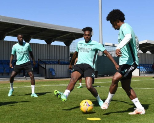 ¿Qué le pasó? William indigna a la afición del Arsenal por su sobrepeso, se burlan de él y lo comparan con Hazard