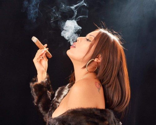 Las infartantes fotos de Elsa Oseguera, quien le hizo la broma a Romell Quioto