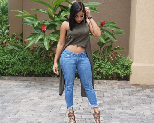 La despampanante Kasi Bennett, novia de Usain Bolt que lo alienta en todo momento