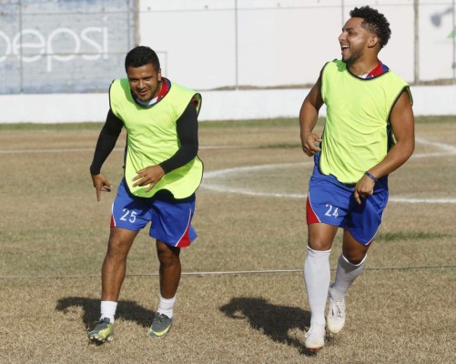 Futbolistas de primera se van a Liga de Ascenso y Victoria arma equipazo