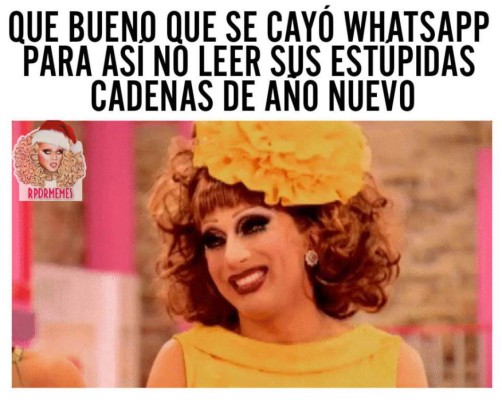 Se cae whatsapp y lo acribillan con duros memes