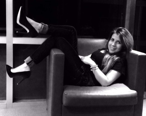 Ella es María José, la futura esposa del cubano del Marathón Yaudel Lahera