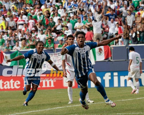 27 celebraciones inolvidables de Carlo Costly en su carrera