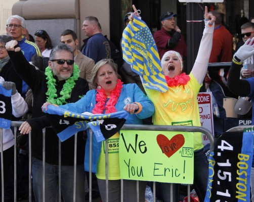 Boston vuelve a correr su maratón un año después de los atentados