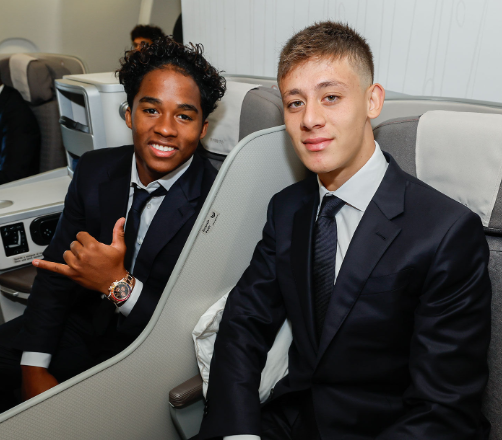 Mbappé desata la locura: así fue la llegada del Real Madrid a Varsovia para disputar el primer título de la temporada