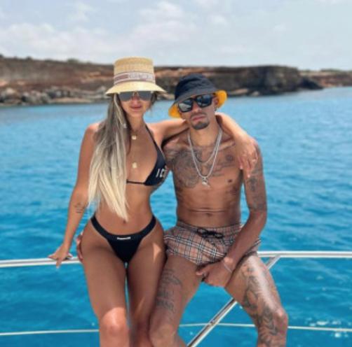 La 'humilde' cena de Raphinha con su esposa en sus días libres en Brasil: Esperaba algo romántico