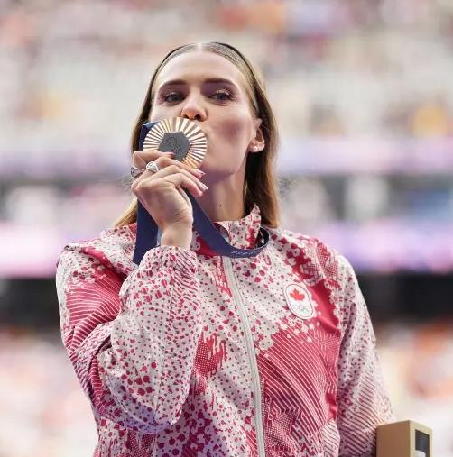 Medallista olímpica que brilla en OnlyFans sufre un terrible golpe en su carrera: el comunicado oficial